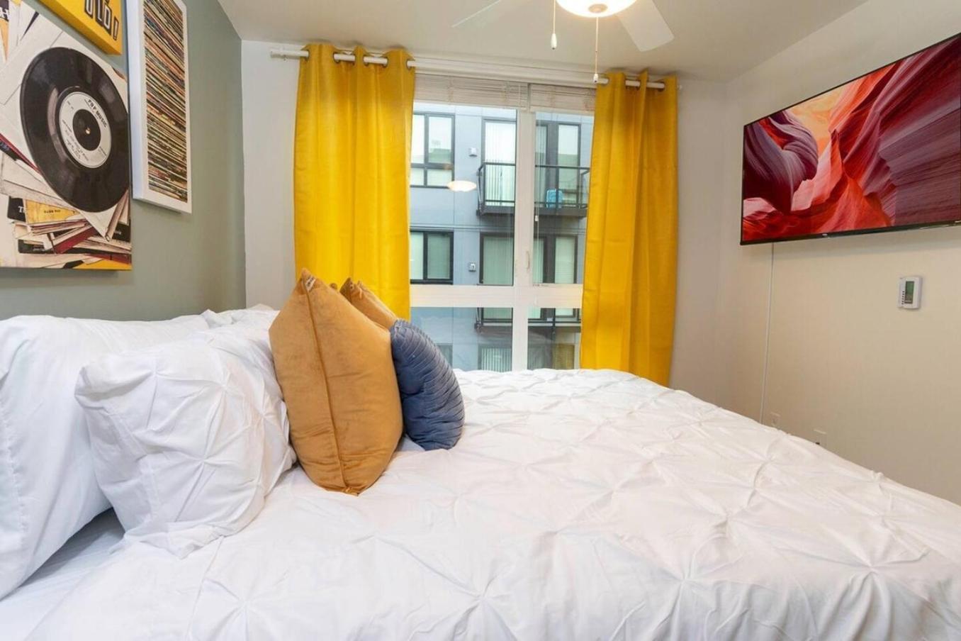 Self Check-In-Washer-Dryer-4Ksmart Tv-King Bed-Gym Tacoma Extérieur photo