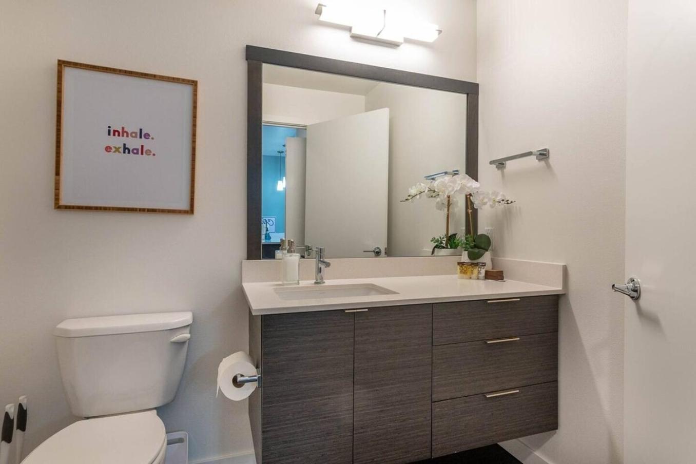 Self Check-In-Washer-Dryer-4Ksmart Tv-King Bed-Gym Tacoma Extérieur photo